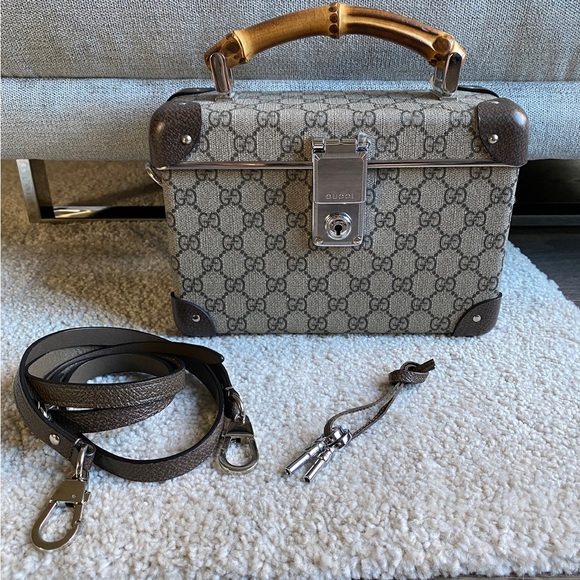 GUCCI GG Supreme Monogram Globe-Trotter Beauty Case Brown